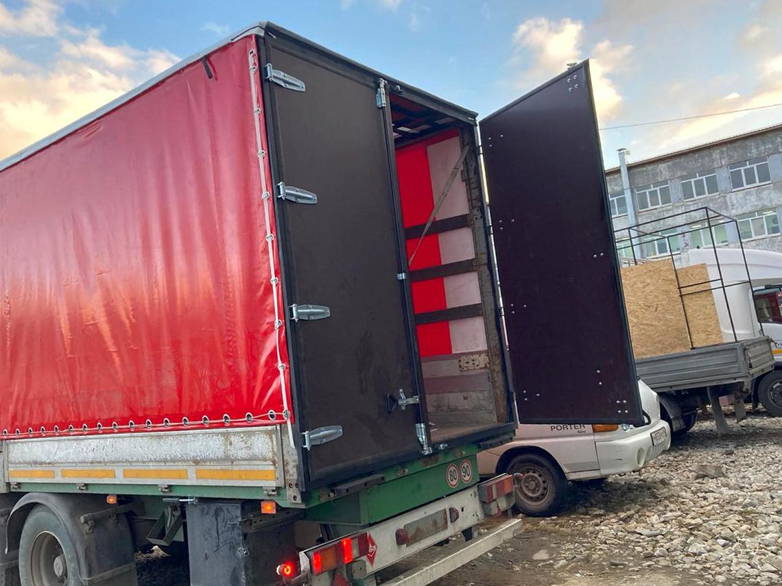 Ворота на грузовых автомобилях