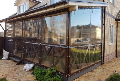 Гибкие окна для беседок